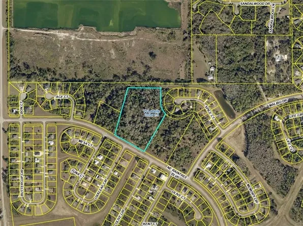 8000 NE Raintree Blvd, Labelle, FL 33935