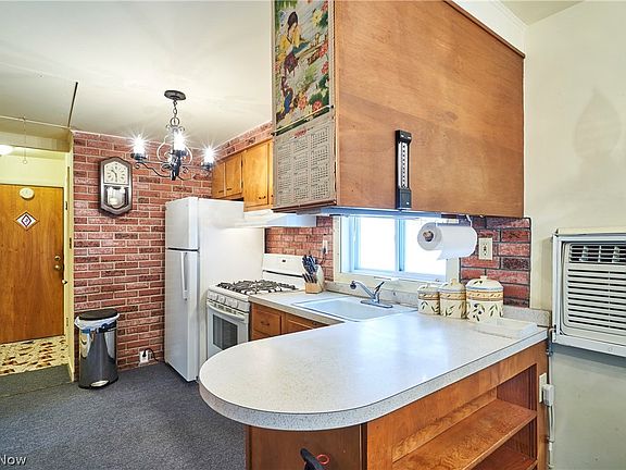 5th image of 26330 Mallard Ave