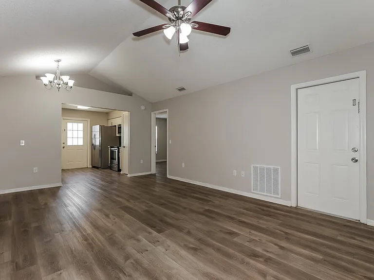 8308 Hedgeway Pl — Photo 4