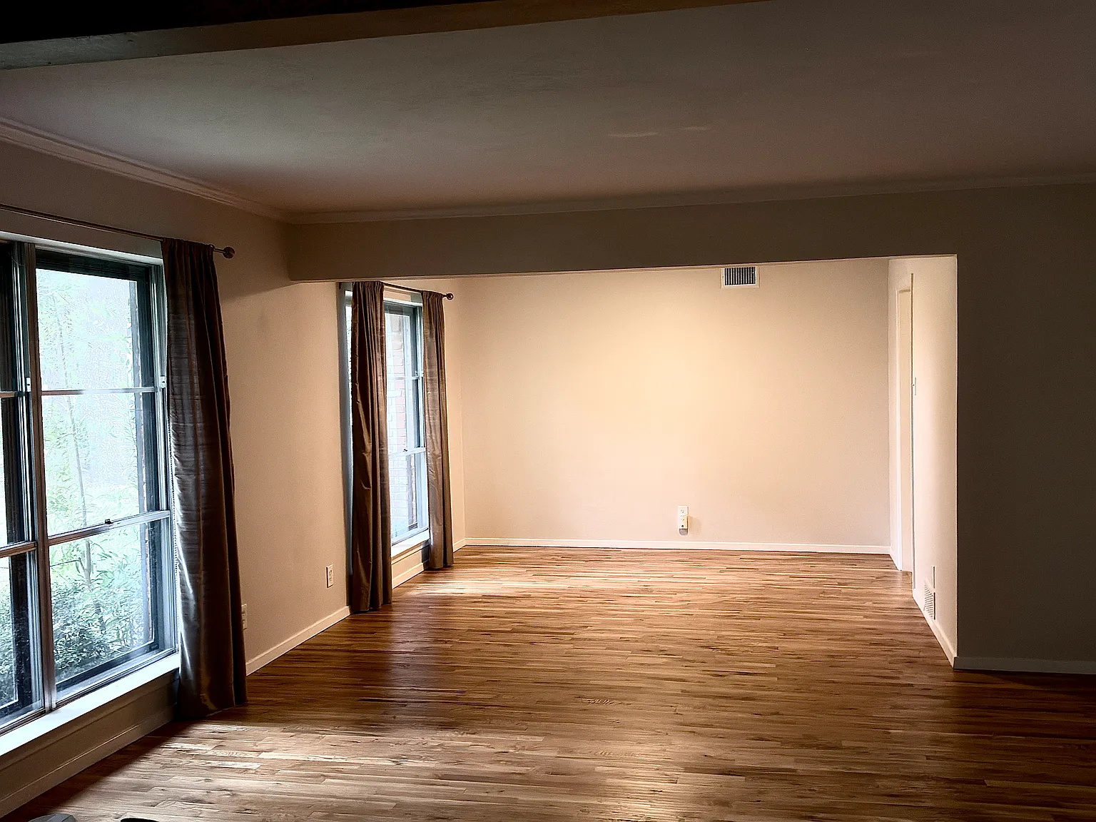 4 bed, 2361 sqft, $3,500 — Photo 2