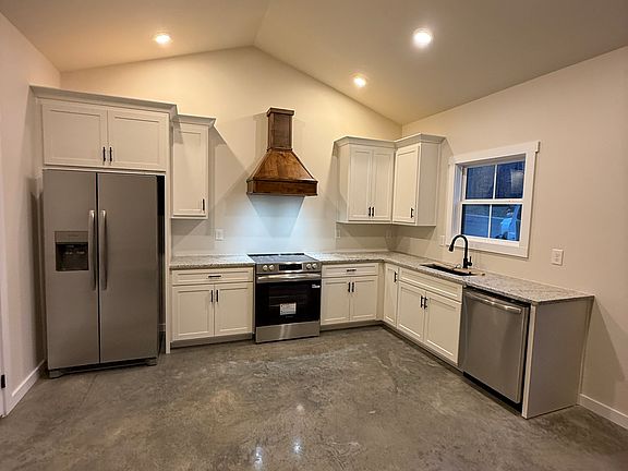 5th image of 507 Jackson Ave #1