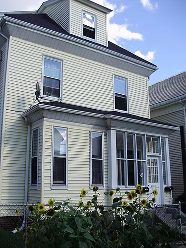 251 School St Photo 1