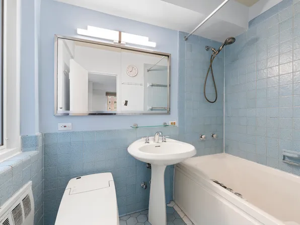 30 West 60th Street image 7 of 11