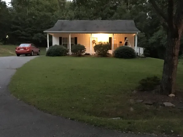 212 N 10th Ave, Maiden, NC 28650