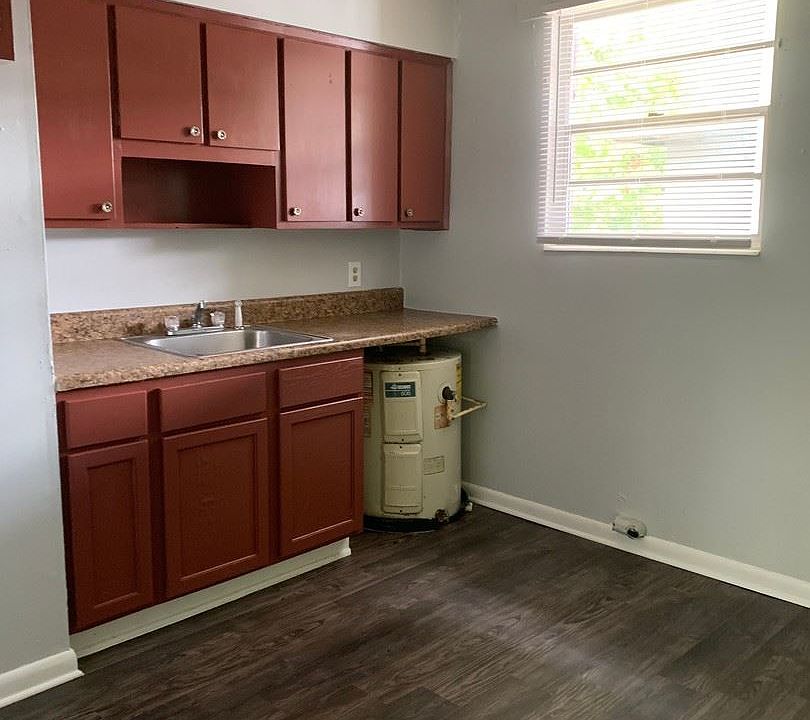 1st image of 1422 Golfair Blvd APT 4