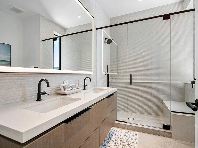 514 NE 7th Ave — Photo 32