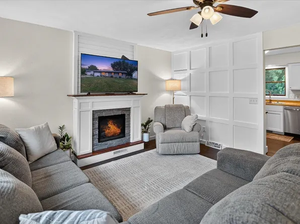 1419 Jasper Cir, Sun Prairie, WI 53590