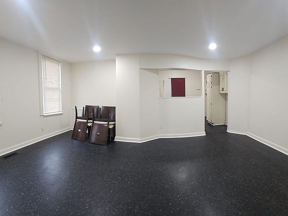 2nd image of 2221 38th St APT A