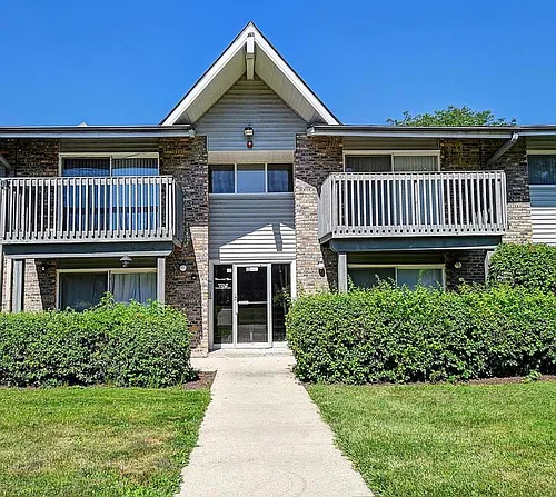 16W543 Mockingbird Ln #206 Photo 1 16W543 Mockingbird Ln #206 Photo 1