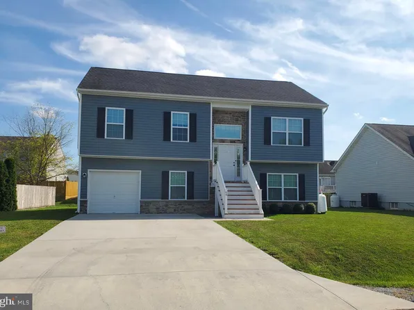 64 Bunting Ave, Martinsburg, WV 25405