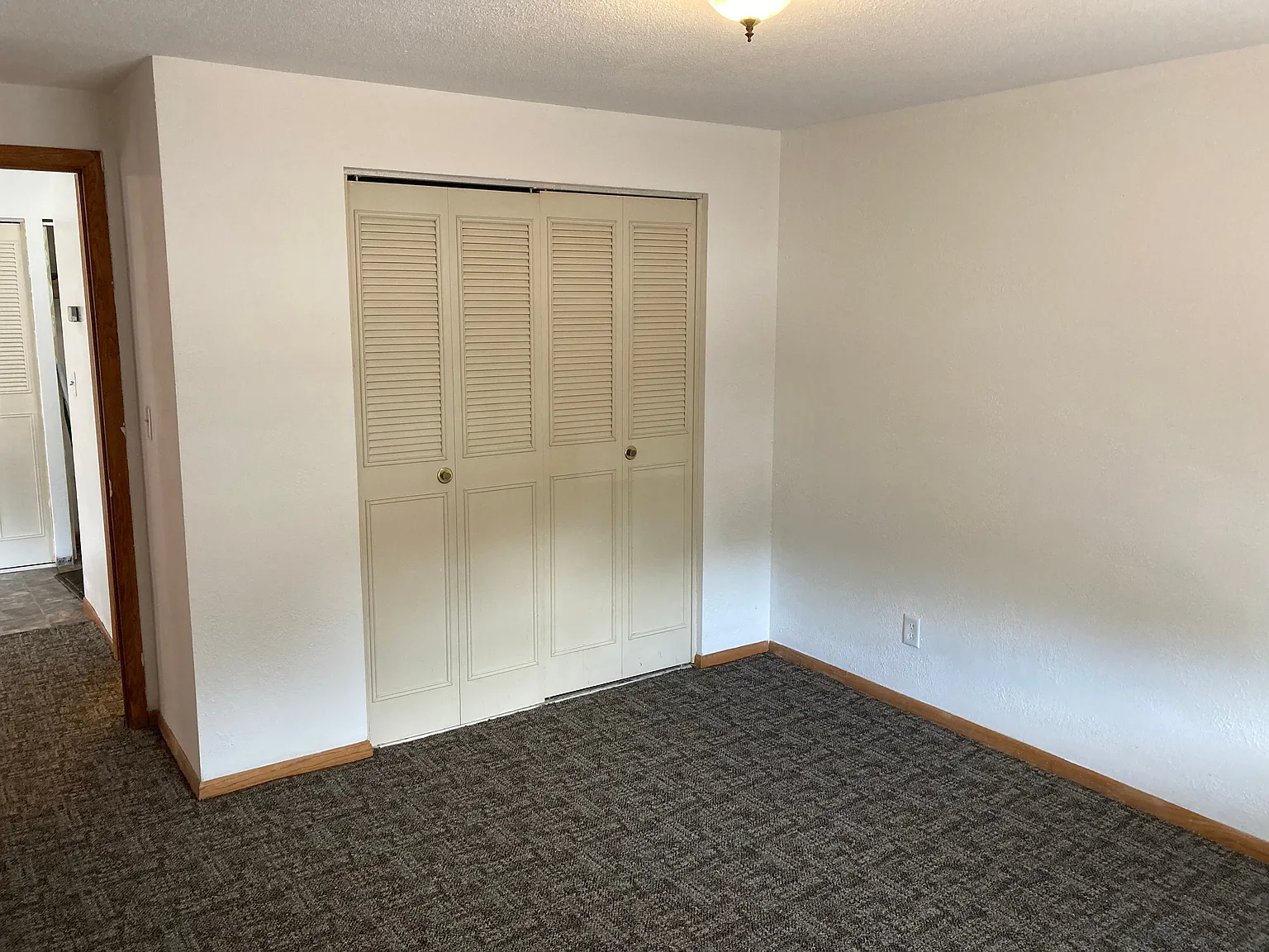 218 W Charlotte St — Photo 2
