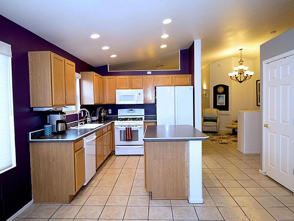 3rd image of 8620 N Sayante Way