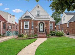 5842 192nd St, Fresh Meadows, NY 11365