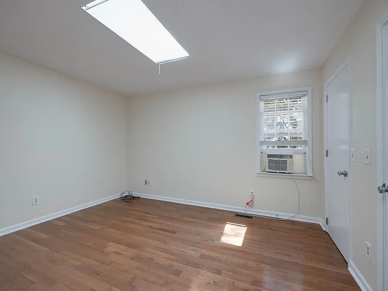 2604 Belcourt Ave #B — Photo 16