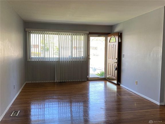 4th image of 2425 Marchmont Dr