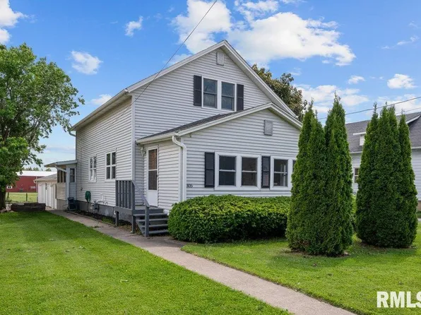 305 4th Ave, Low Moor, IA 52757