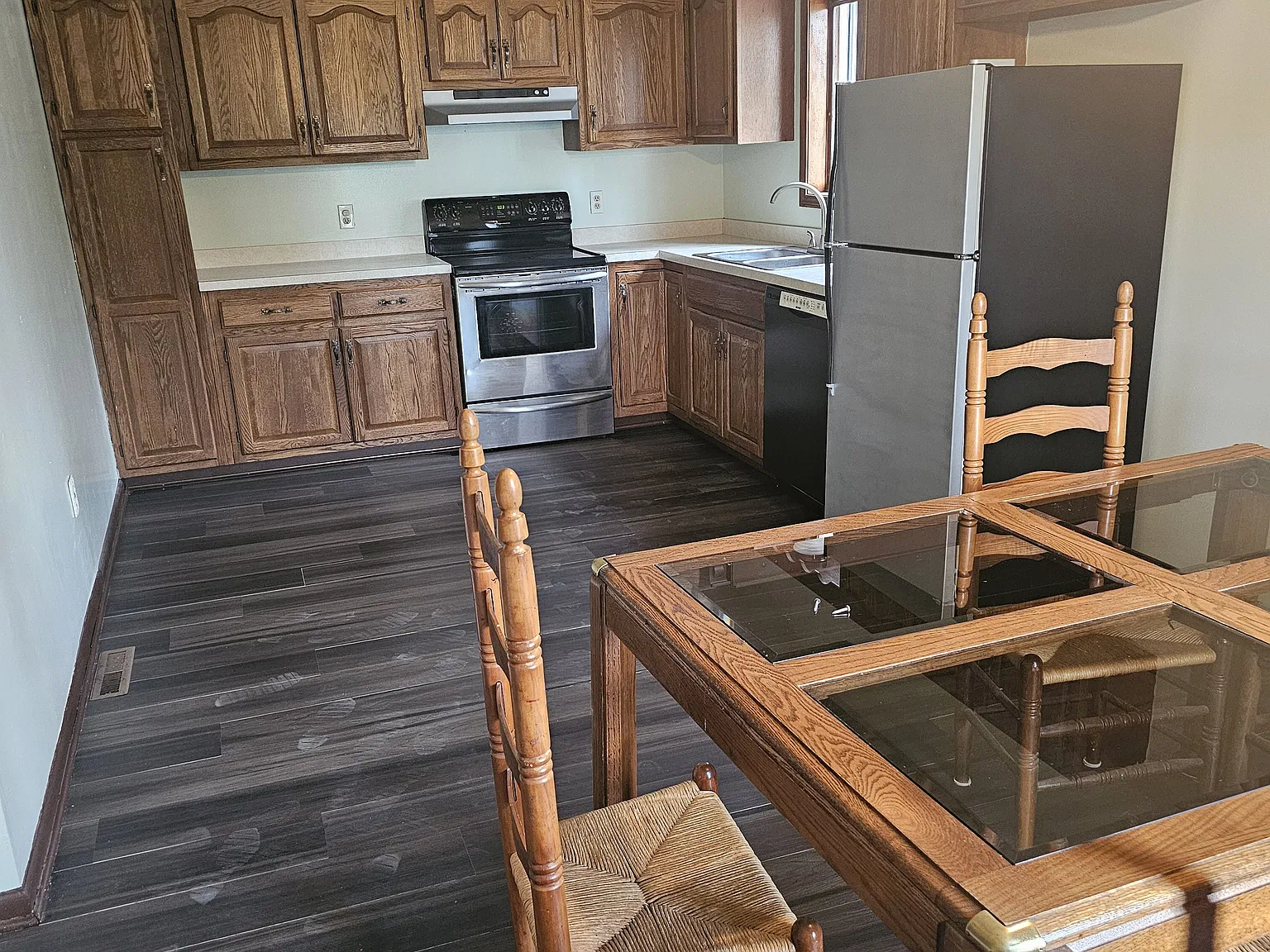 2 bed, $1,600 — Photo 3