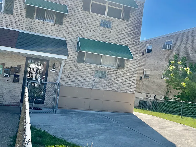 9405 Kirkwood Rd — Photo 1