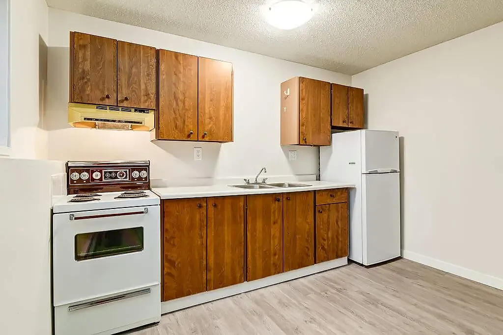 Cliff Manor Apartments — Photo 2