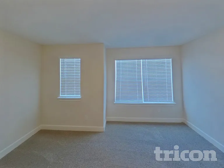 1209 Bullock Dr — Photo 12