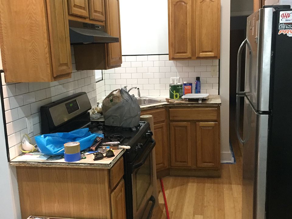 2nd image of 284 14th St APT 1