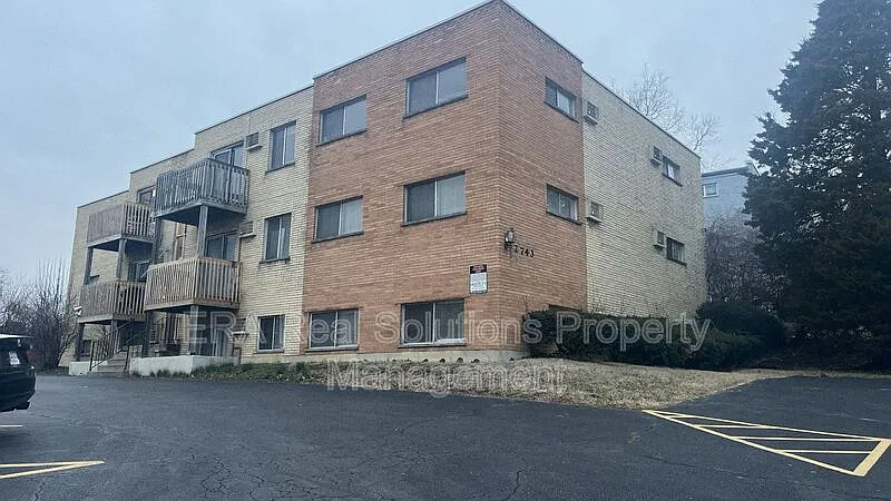 2743 Queen City Ave #8