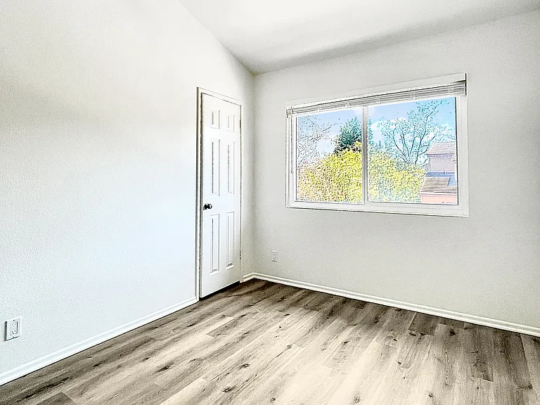 2504 Woodlands Way — Photo 16