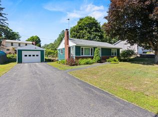 18 Grant St, Springvale, ME 04083