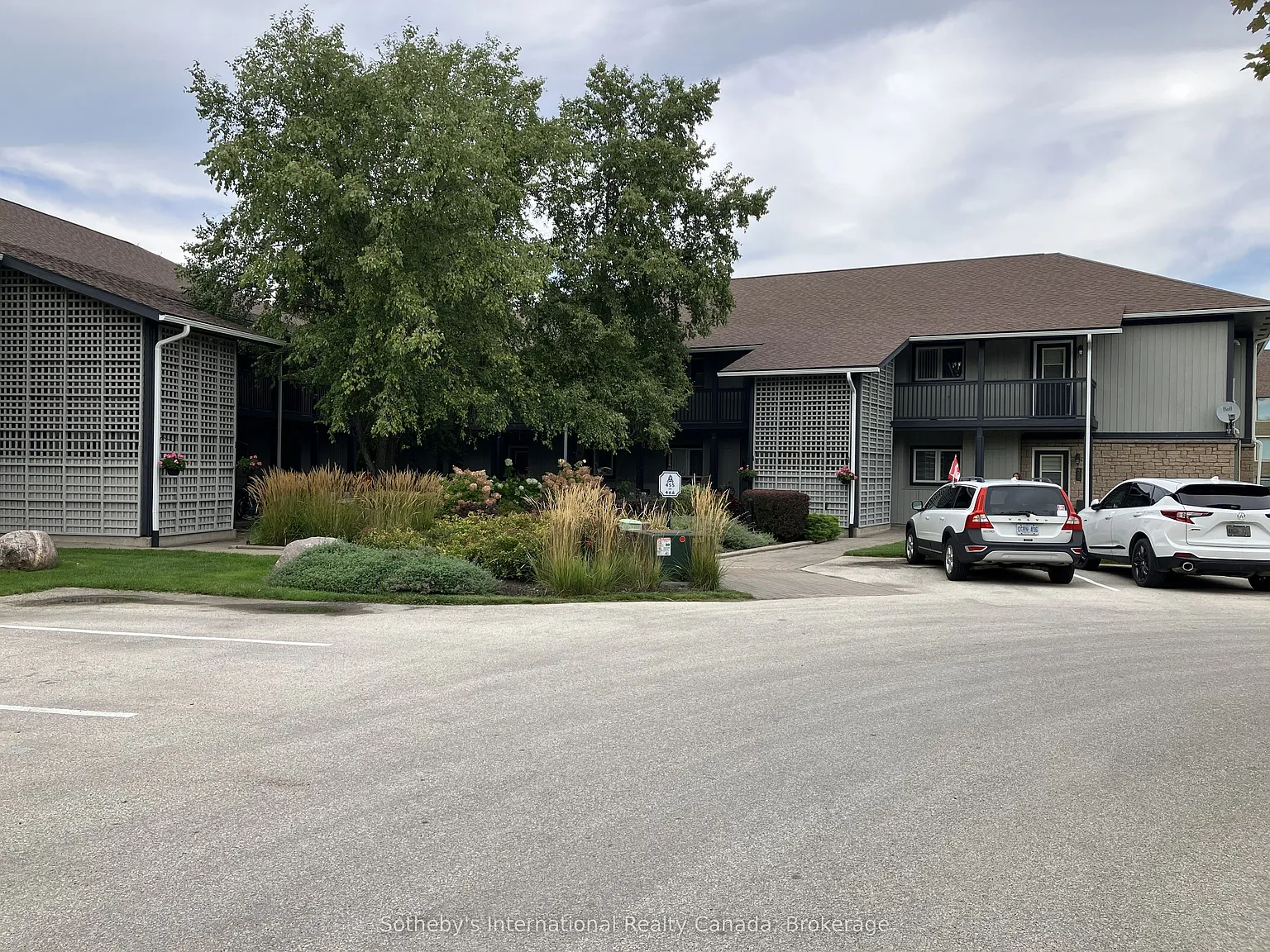 2 bed, $2,750 — Photo 2