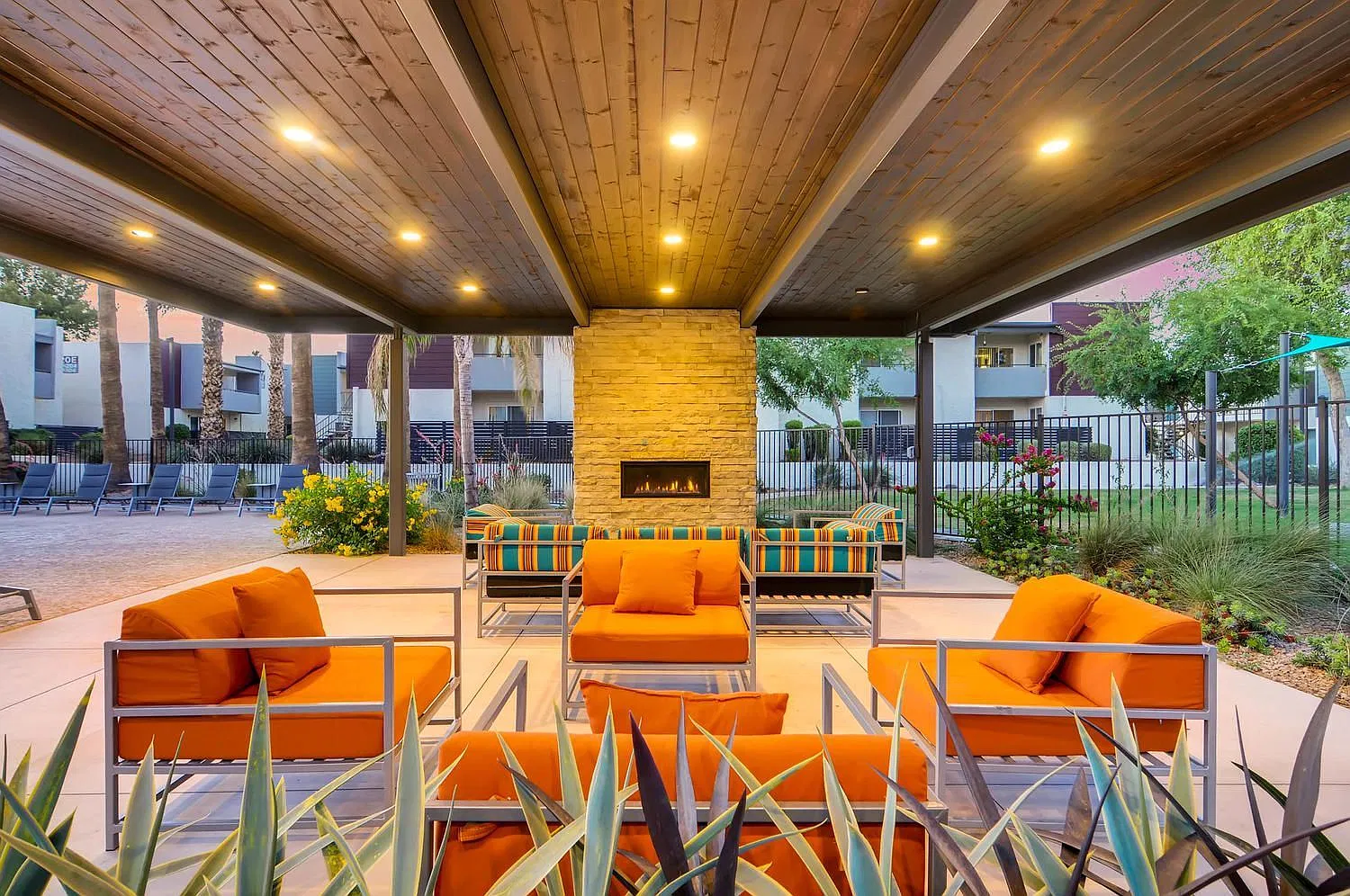 Scottsdale Gateway — Photo 2