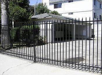 3rd image of 6564 Hazeltine Ave