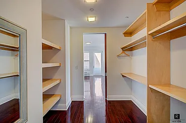 Rented by R New York