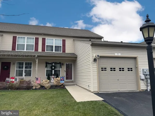 7 Cedarfield Dr, Gettysburg, PA 17325