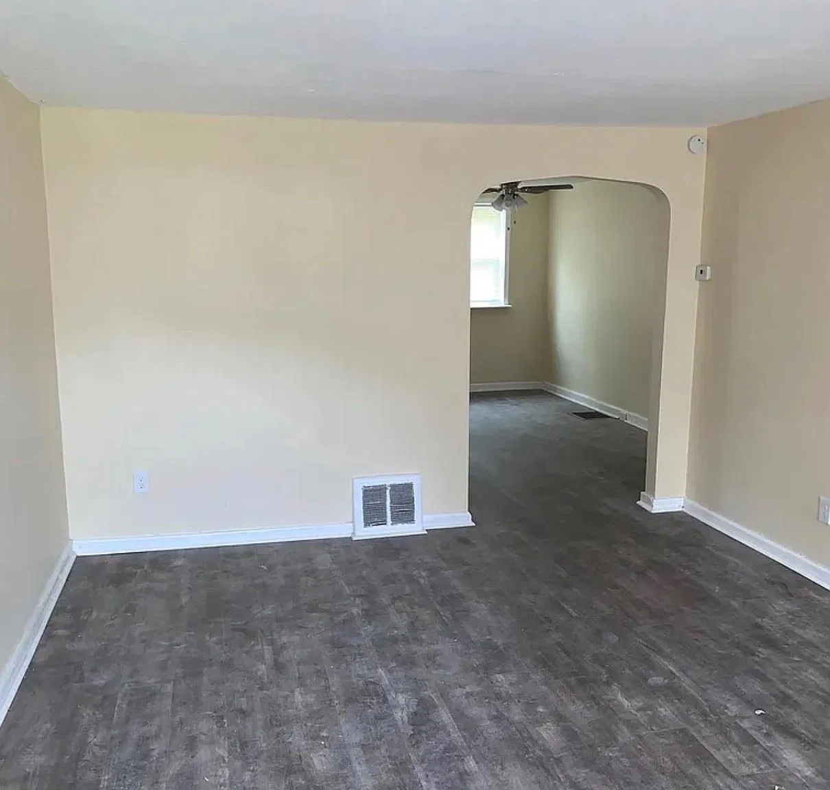3 bed, 1.5 bath, 2000 sqft, $1,700 — Photo 3