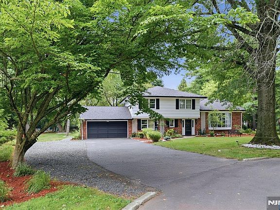 5th image of 44 Northrop Ln
