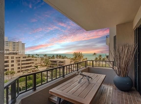 2nd image of 201 Crandon Blvd APT 638