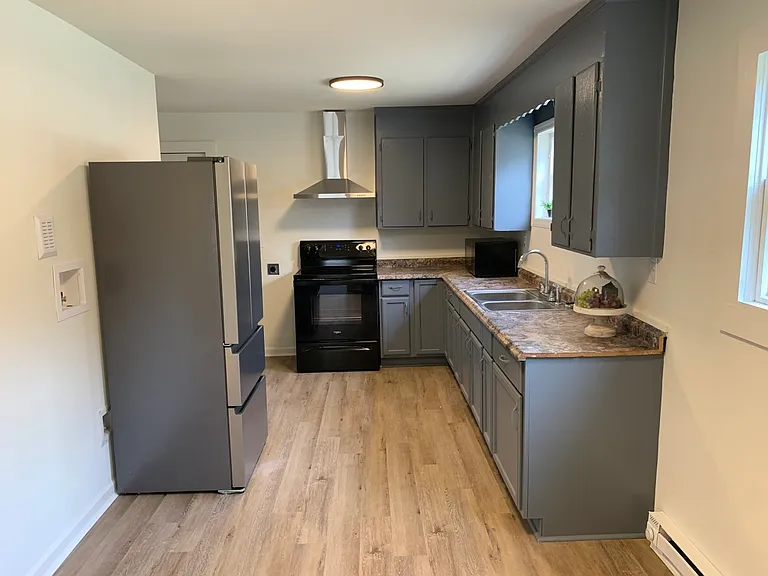 1719 E Cloaninger Ave #B — Photo 2