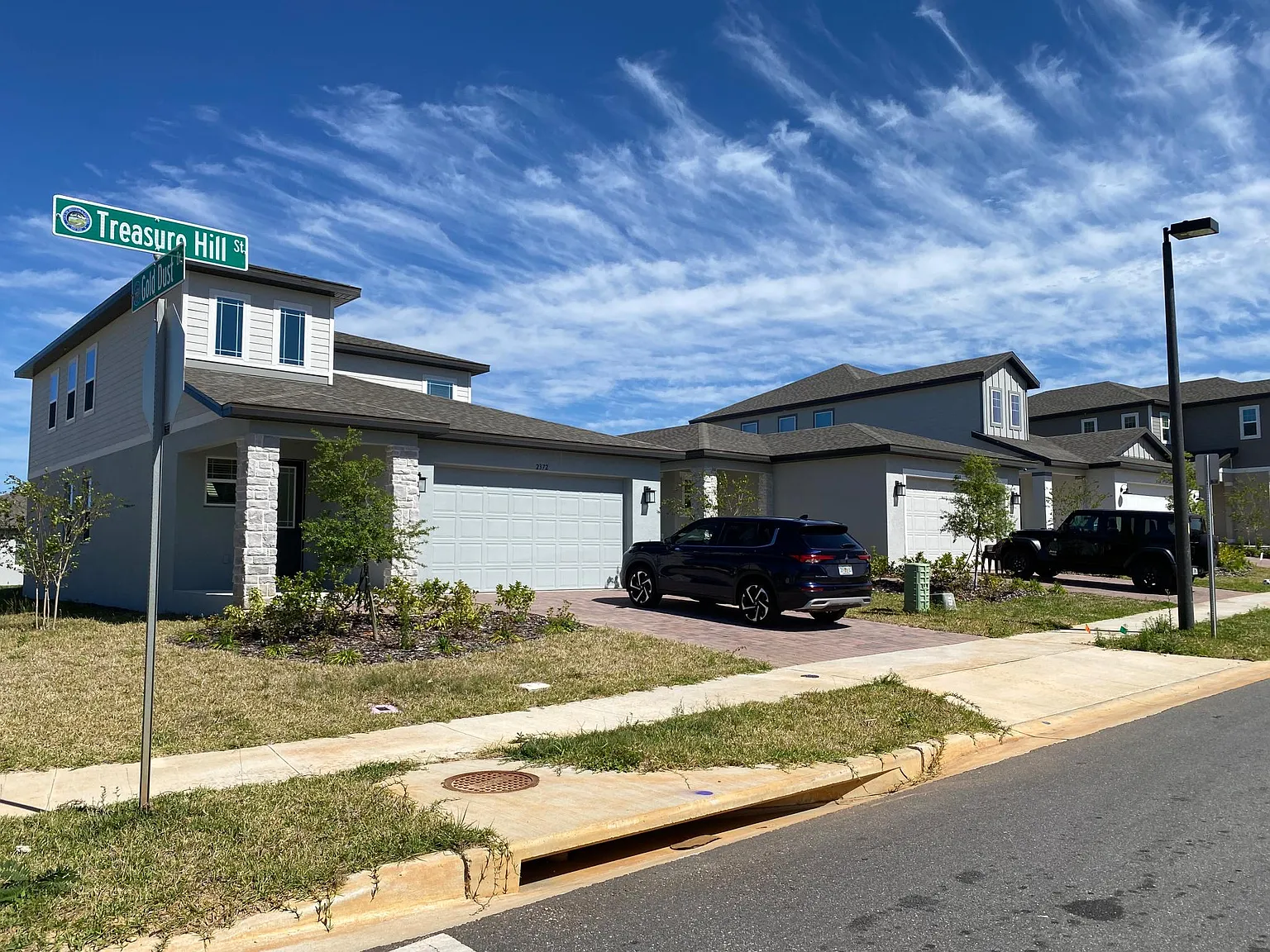 4 bed, 2.5 bath, 2168 sqft, $2,950 — Photo 2