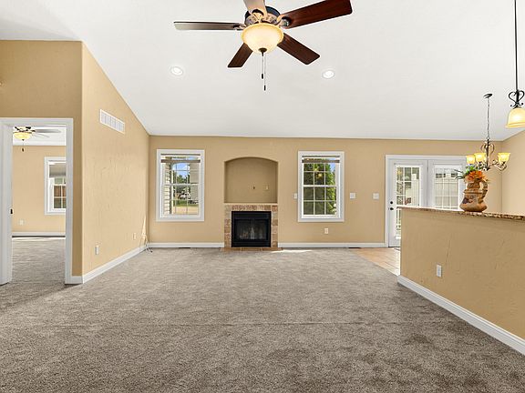 5th image of 1602 Remington Rd