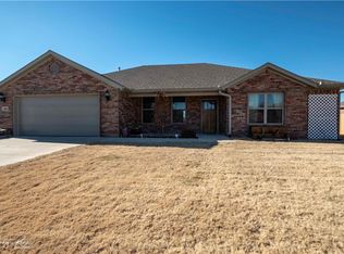 663 White Oak St, Gentry, AR 72734