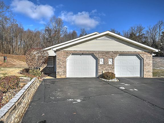 3rd image of 867 Cobblestone Pl