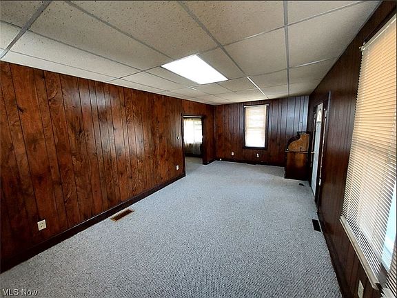 3rd image of 842 Fairview Ave