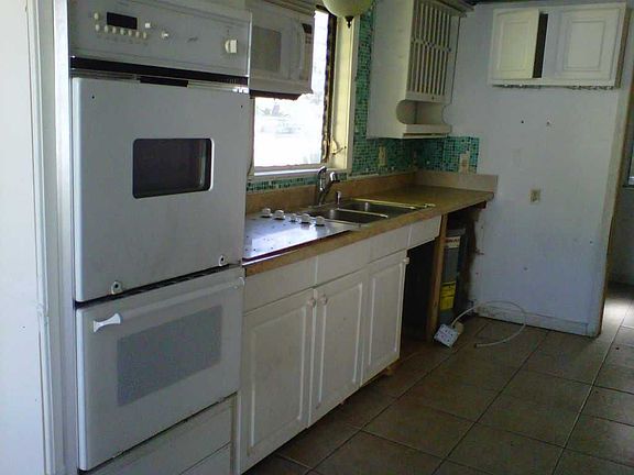 4th image of 1576 S Madison Ave