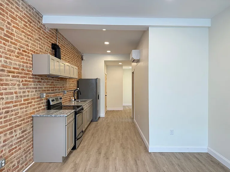 463 S. Prince St. — Photo 5
