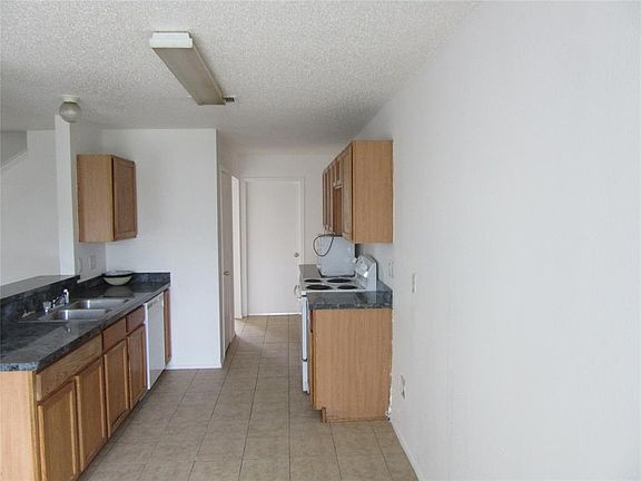 3rd image of 12828 Dove Field Ln