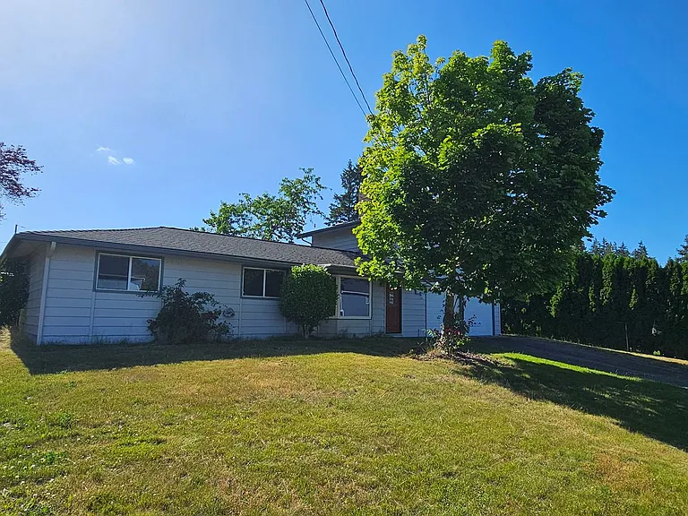 2264 Jefferson Ave SE — Photo 2