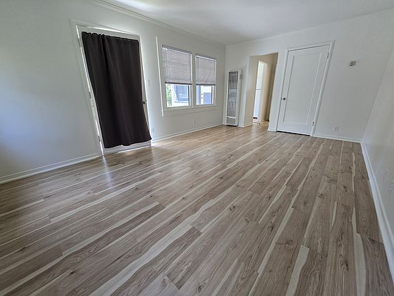 5th image of 1104 Capuchino Ave #1/2