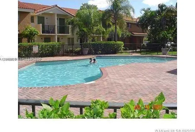 Mira Villas Condo — Photo 4