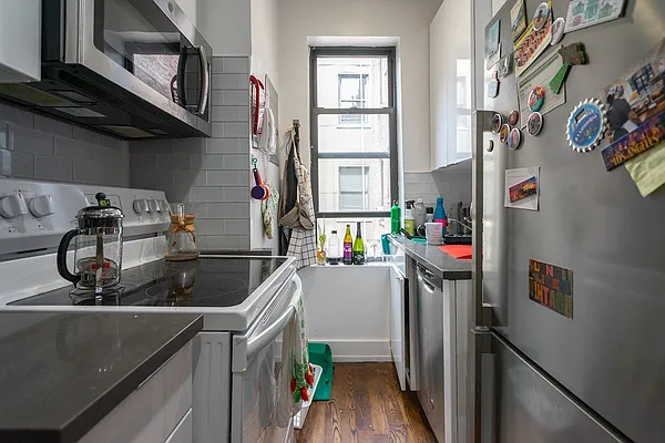 Rented by Metropolitan Equities | media 13