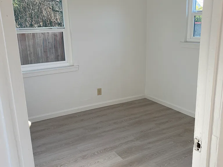 159 Craven St #C — Photo 10